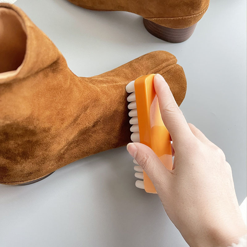 Leather Brush For Suede Boots  - đánh giá và giá Sneaker Care Spray